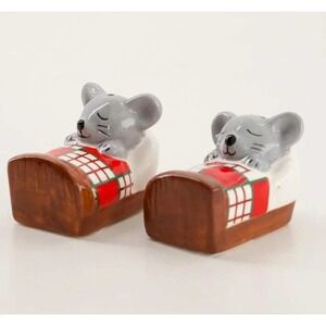 Cracker Barrel Sleeping Mouse Mini Salt & Pepper Shaker Set Christmas Bed NEW
